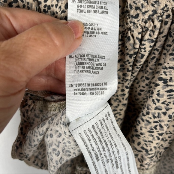 Abercrombie & Fitch Women's Deep V-Neck Y2K Tan Black Cheetah Blouse Top Medium - Picture 7 of 9